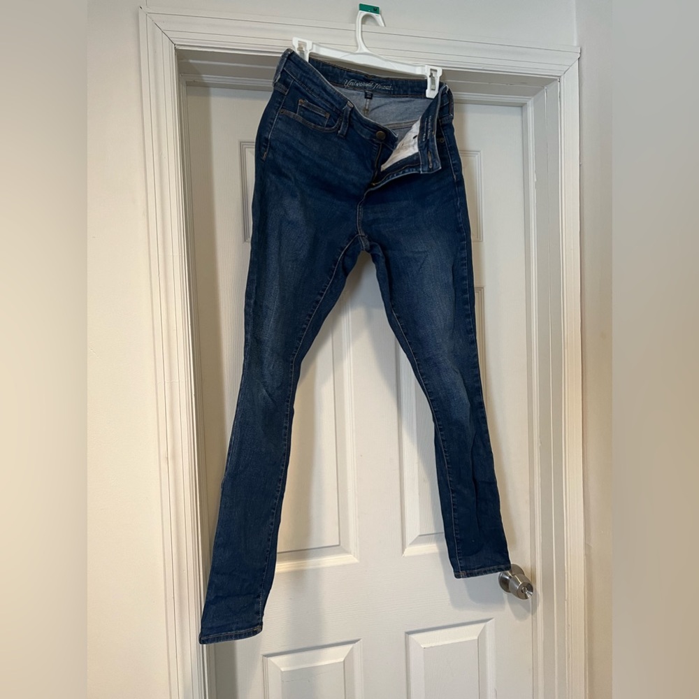 Universal Thread (Target brand) size 6L skinny jeans in a dark denim wash